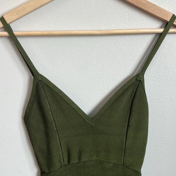 Tight Olive Dress 🫒 - Picture 7 of 7